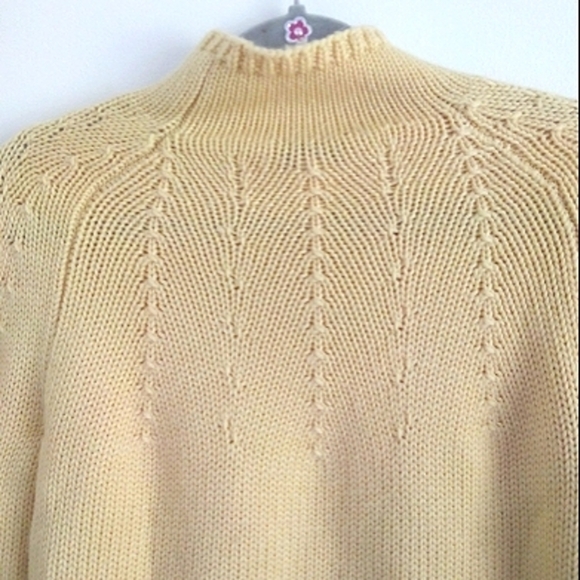 Talbots Wool 100% Knit Butter Yellow Pullover Sweater  Sz S - Picture 9 of 15
